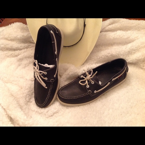 sebago docksides authentic